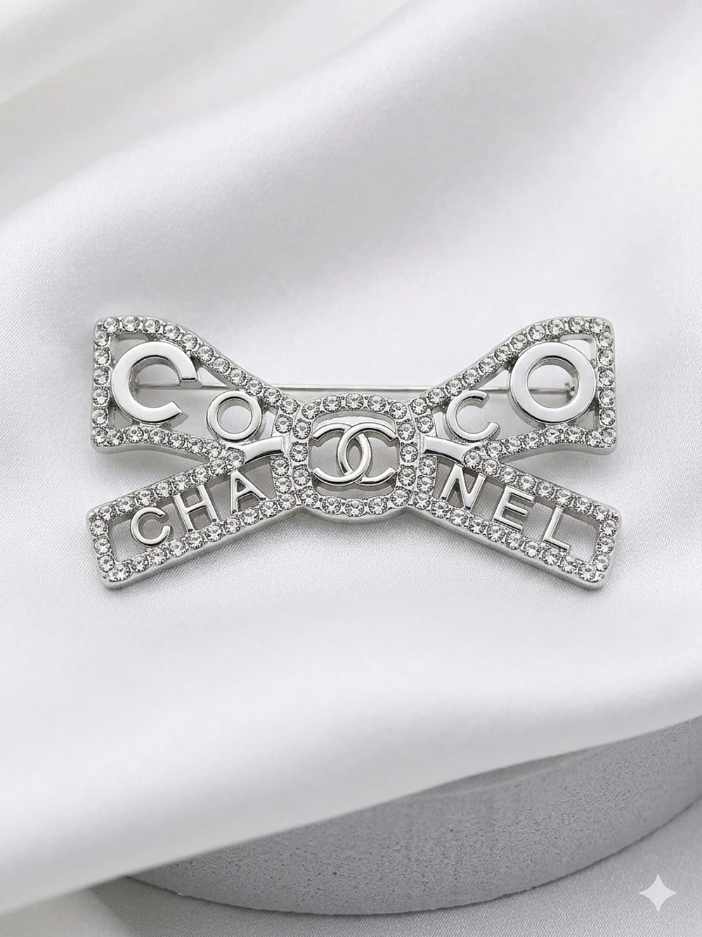 Crystal Bow Brooch in Silver & Gold Like New